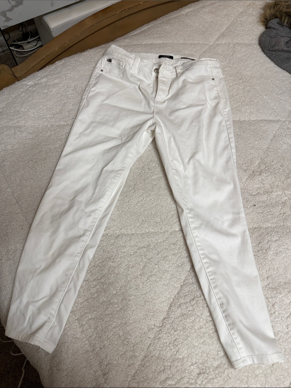 Curve Appeal White Women’s Slim minimalist jegging- Classic Everyday Style